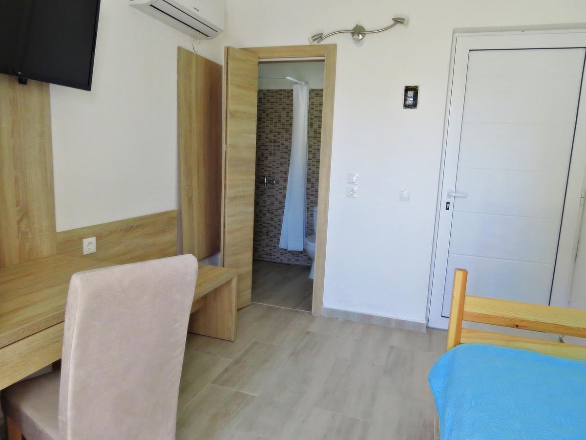 Loukas Beach Rooms Kiotari Exterior foto